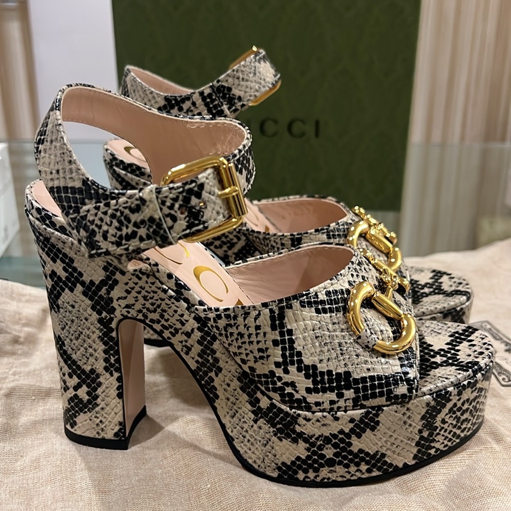 🔥🔥🔥Authentic Gucci Python Calf Print Sandals - Picture 3 of 11